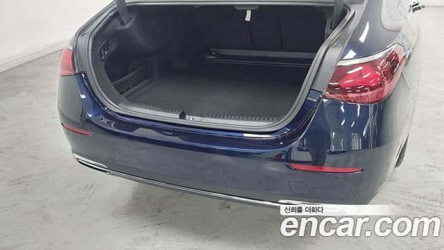 Mercedes-Benz E-класс W214 Exclusive, 2025 11