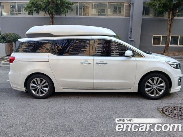 Kia All New Carnival VIP, 2018 3