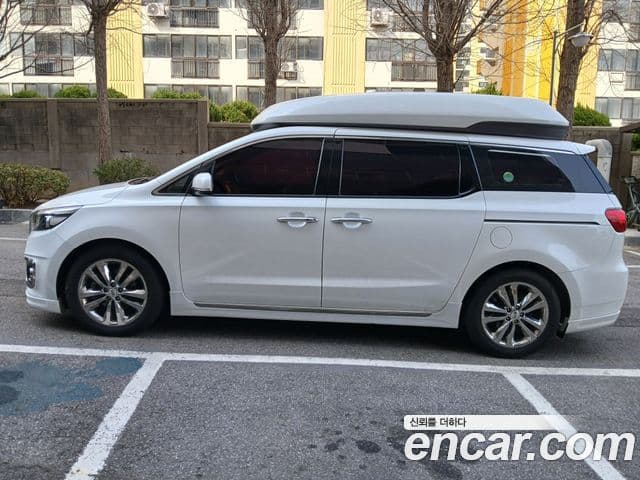 Kia All New Carnival VIP, 2018 4