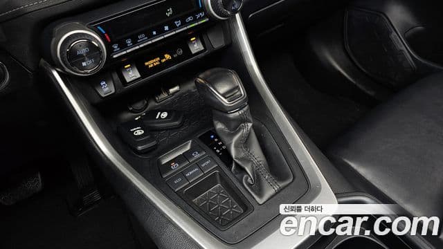 Toyota RAV4 5세대, 2019 9