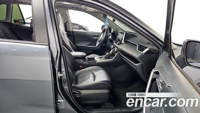 Toyota RAV4 5세대, 2019 11