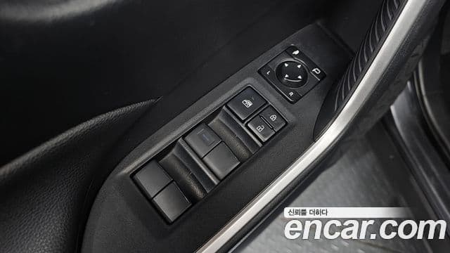 Toyota RAV4 5세대, 2019 17