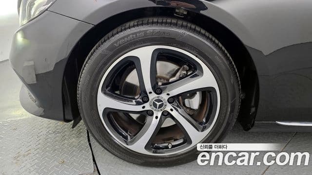 Mercedes-Benz E-класс W213 Avantgarde, 2020 все фото