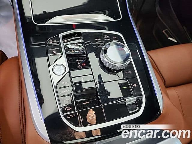 BMW X7 (G07) xDrive 40i M Sport 6인승, 2024 8