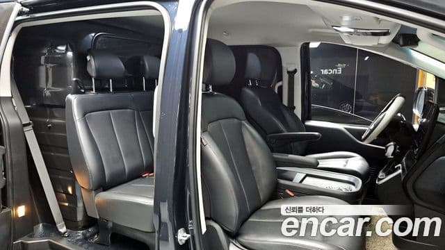 Hyundai Staria Modern, 2024 12