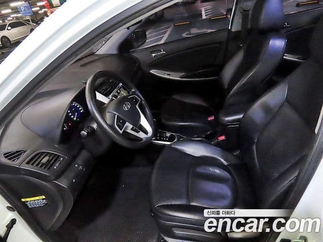 Hyundai Accent(новый кузов / новое поколение) Premier, 2012 6