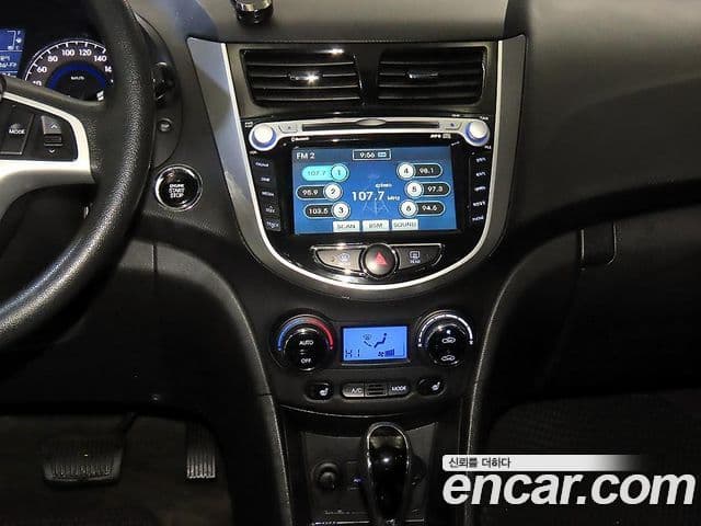 Hyundai Accent(новый кузов / новое поколение) Premier, 2012 11