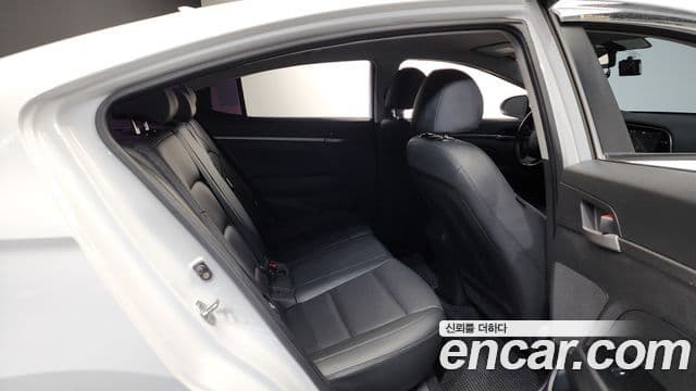 Hyundai Avante AD 1.6 GDI Value Plus, 2018 13