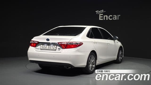 Toyota New 캠리 гибрид LE, 2016 2
