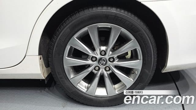 Toyota New 캠리 гибрид LE, 2016 6