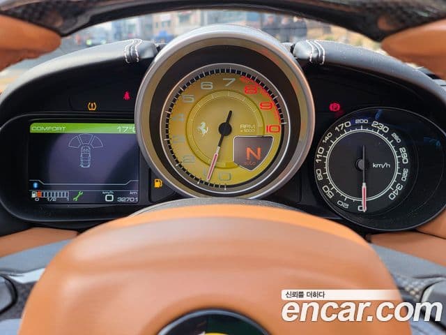 Ferrari 캘리포니아 T 3.9 V8, 2016 16