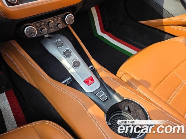 Ferrari 캘리포니아 T 3.9 V8, 2016 17