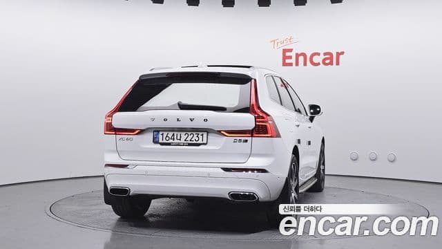 Volvo XC60 2세대 D5 Inscription, 2020 4