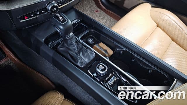 Volvo XC60 2세대 D5 Inscription, 2020 9