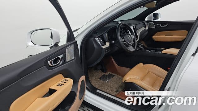 Volvo XC60 2세대 D5 Inscription, 2020 10