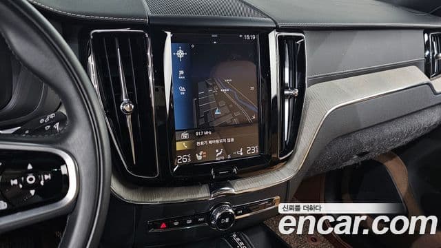 Volvo XC60 2세대 D5 Inscription, 2020 16