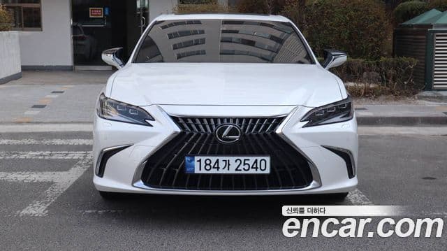 Lexus ES300h 7세대 Executive, 2025 3