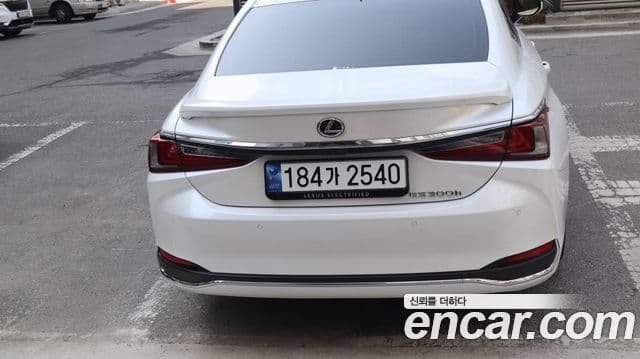 Lexus ES300h 7세대 Executive, 2025 4