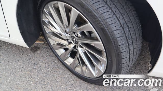 Lexus ES300h 7세대 Executive, 2025 все фото