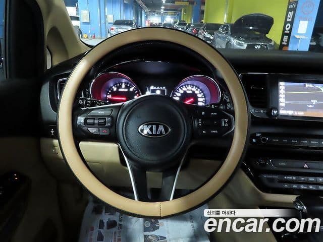 Kia All New Carnival Prestige, 2017 9