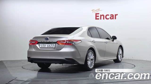 Toyota 캠리 (XV70) 2.5 XLE гибрид, 2018 2