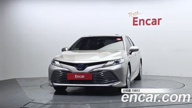 Toyota 캠리 (XV70) 2.5 XLE гибрид, 2018 3