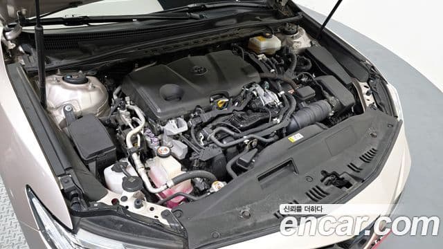 Toyota 캠리 (XV70) 2.5 XLE гибрид, 2018 6