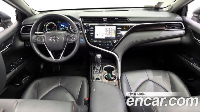 Toyota 캠리 (XV70) 2.5 XLE гибрид, 2018 7