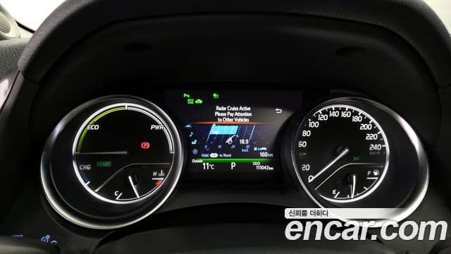 Toyota 캠리 (XV70) 2.5 XLE гибрид, 2018 8