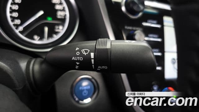 Toyota 캠리 (XV70) 2.5 XLE гибрид, 2018 16