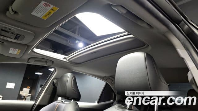 Toyota 캠리 (XV70) 2.5 XLE гибрид, 2018 17