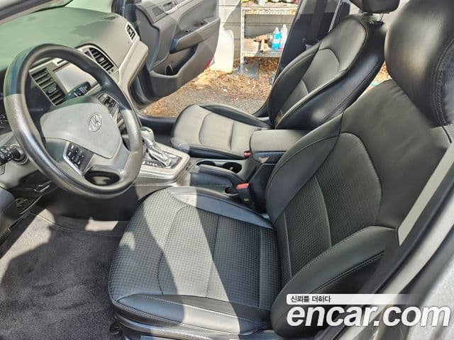 Hyundai Avante AD 1.6 GDI Value Plus, 2017 4