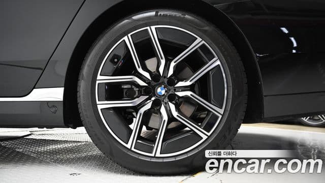 BMW 7시리즈 (G70) 740d xDrive M Sport, 2025 все фото
