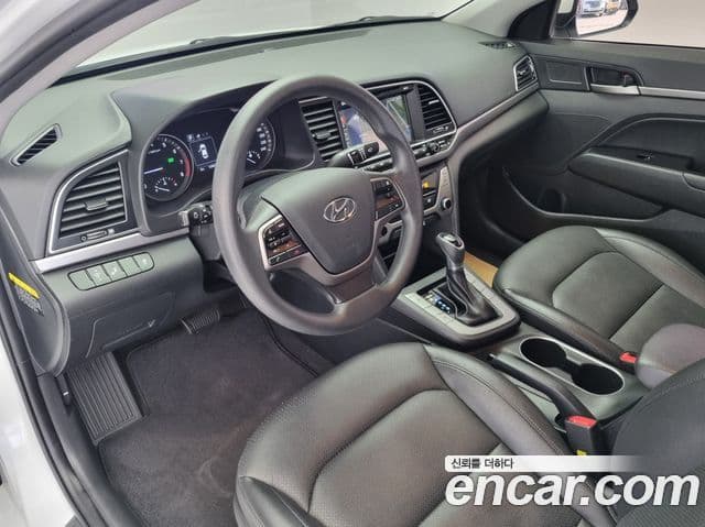 Hyundai Avante AD 1.6 GDI Value Plus, 2018 10