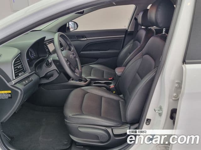 Hyundai Avante AD 1.6 GDI Value Plus, 2018 12