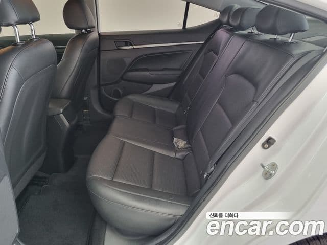 Hyundai Avante AD 1.6 GDI Value Plus, 2018 16
