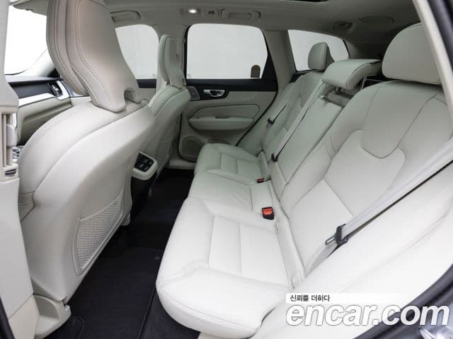 Volvo XC60 2세대 B5 Ultra Bright, 2026 10