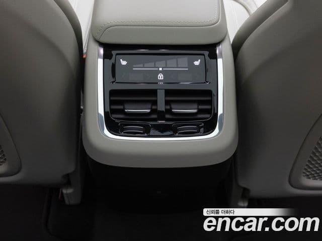 Volvo XC60 2세대 B5 Ultra Bright, 2026 15