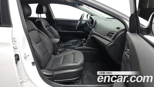 Hyundai Avante AD Premium, 2018 11