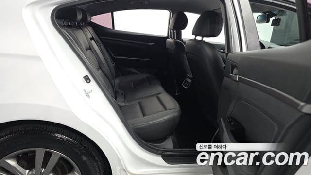 Hyundai Avante AD Premium, 2018 12