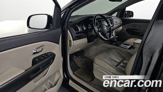 Kia The / новый New Carnival Luxury, 2019 11