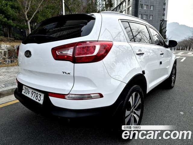 Kia Sportage R Premium, 2013 4