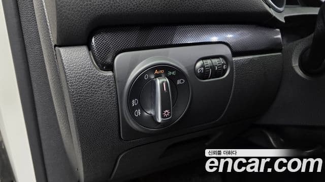 Volkswagen Гольф 6세대, 2011 18