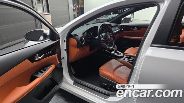 Kia The / новый New K3 2세대 Signature, 2023 10