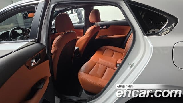 Kia The / новый New K3 2세대 Signature, 2023 11