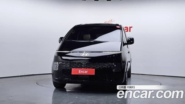 Hyundai Staria Modern, 2025 3