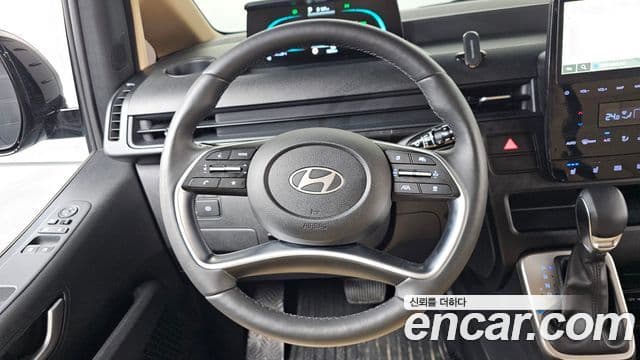 Hyundai Staria Modern, 2025 13