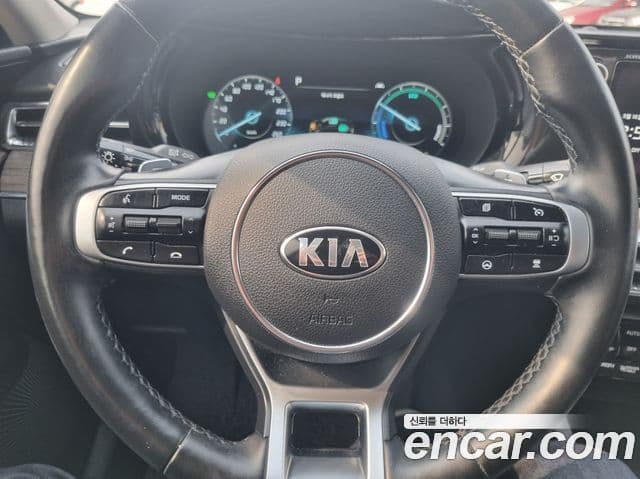 Kia K5 гибрид 3세대 Signature, 2020 13