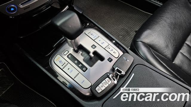 Hyundai Genesis VIP팩, 2012 9