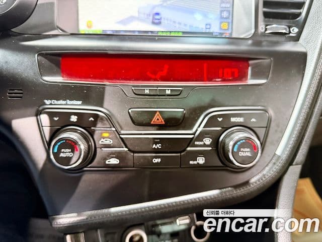 Kia K5 Prestige, 2011 11